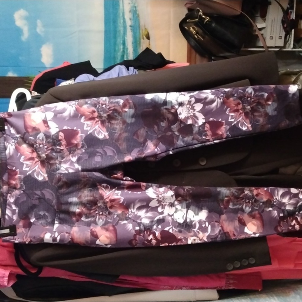 Marika floral mauve print leggings Sz Medium New